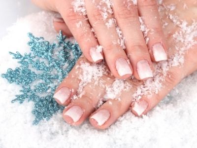 Snowy Manicure